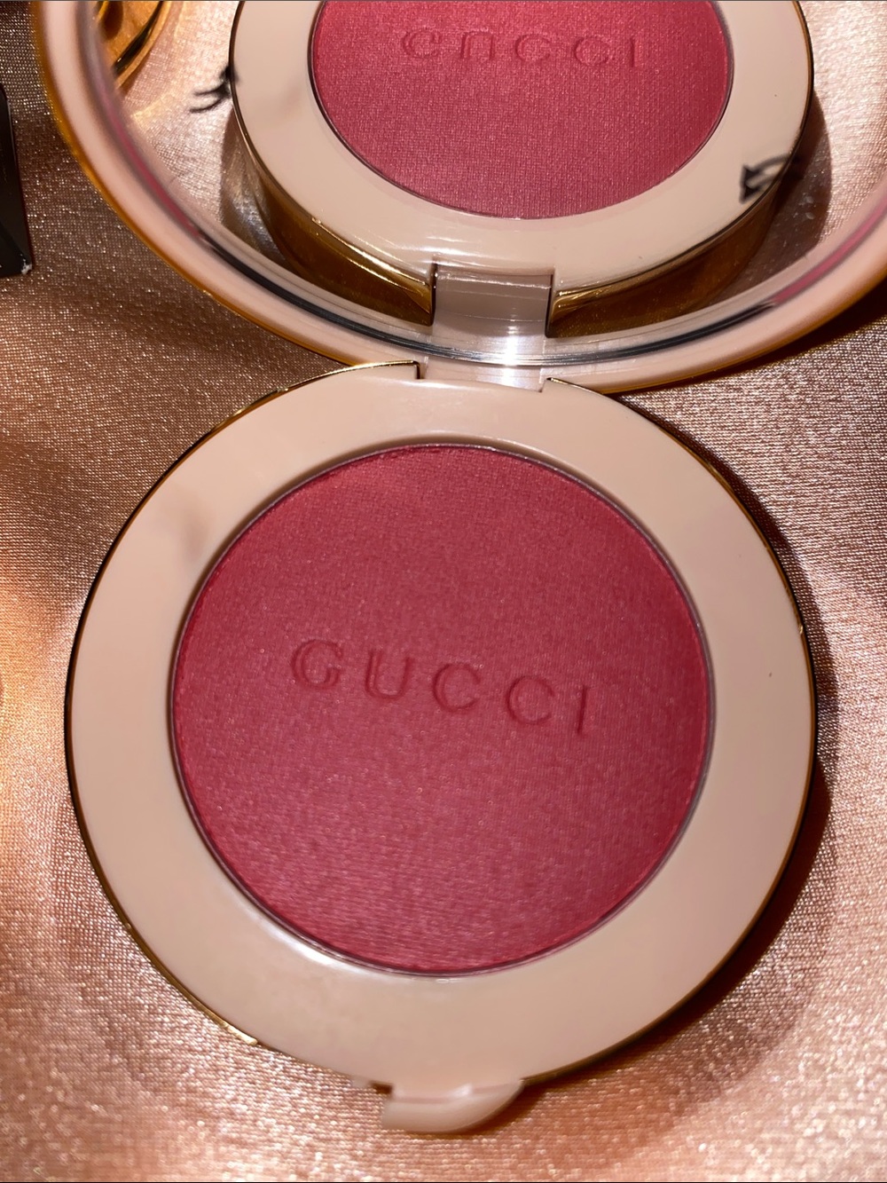 Gucci Blush De Beauté Duo in Radiant Pink & Intense Plum Bright Color limited Ed - Picture 6 of 9
